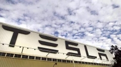 出了事故怪车主？6名特斯拉车主激辩Autopilot