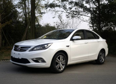 十万搞定！便宜好开的国产紧凑级车！