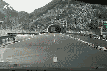 我们来聊聊:在路上开车,要遵守交通