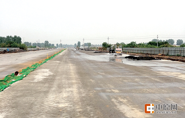 市政段基层水稳已铺设完