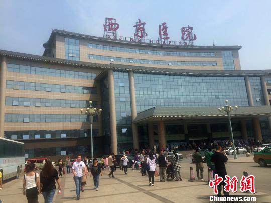 陈忠实29日上午因病在西安西京医院逝世。 张一辰 摄
