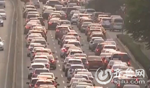 济南政府部门直面交通拥堵:试图构建三网合一