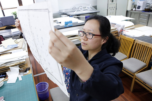 90后古籍修复师张舒。 本文图片 澎湃新闻记者 雍凯 图