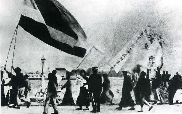 1919年5月4日，参加五四运动的北京大学游行队伍。