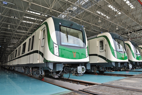 广州地铁七号线一期首批列车交付调试