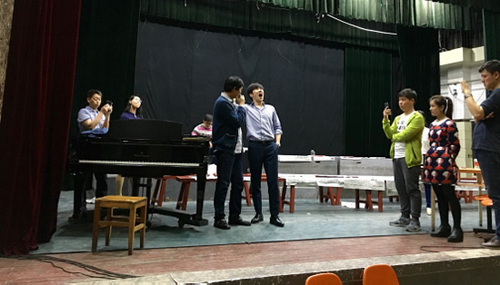 周楠受邀主讲声乐大师班 获著名作曲家甘霖称