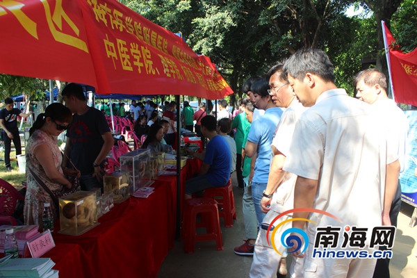 海南省第十二届科技活动月开幕 太阳能杀虫灯