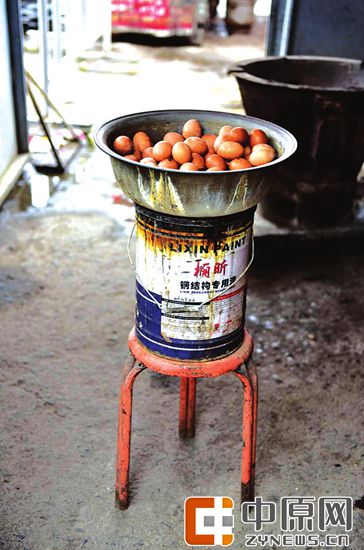 郑州汽配市场内商贩烧煤炉办事处:上报情况尽