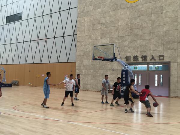 济宁任城文体中心开放了!可打篮球、羽毛球、
