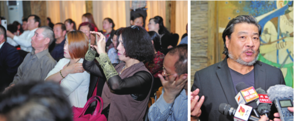 左图：5月25日，野马国际大厦多功能厅，正在举行《新青春之歌》的电影首映式，观众正在拍照留念。右图：导演王星军在接受采访。亚心网记者 谢鹏 摄