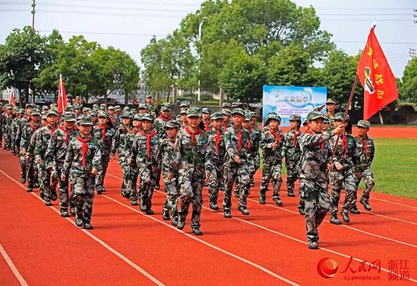 队列检阅。章勇涛 摄