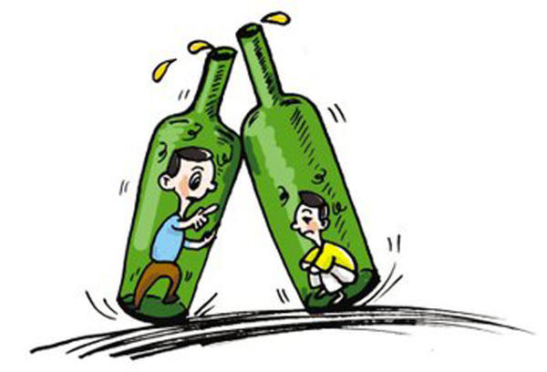 真是醉了!临沂一男子醉驾耍酒疯跳脱衣舞