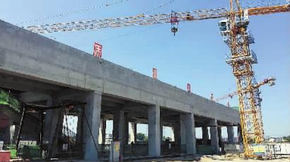 北湖快轨北环路站施工现场 新文化记者 赵春刚 摄