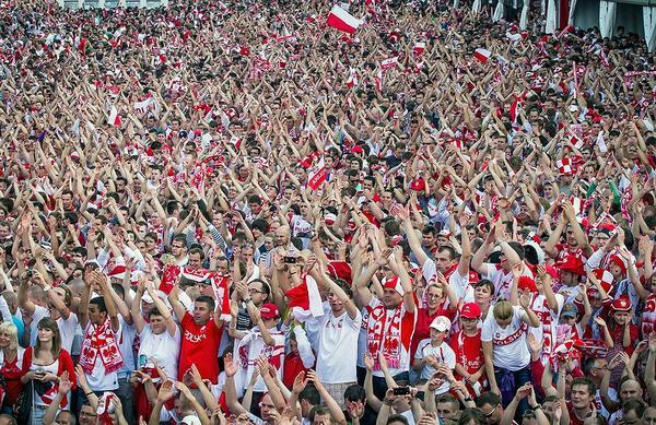 欧洲杯球迷骚乱罪魁祸首竟是它?法国想禁不