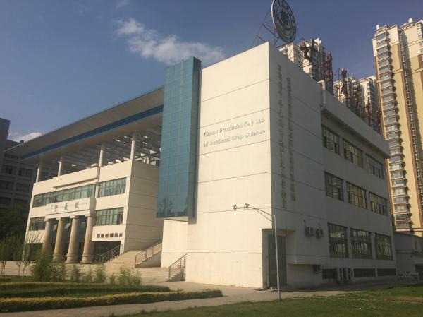  甘肃农大 原书记 王蒂坠亡 ,亲属称其不抑郁_凤凰