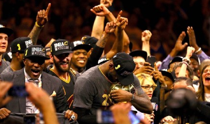 抢七:詹姆斯三分终拿下骑士首冠