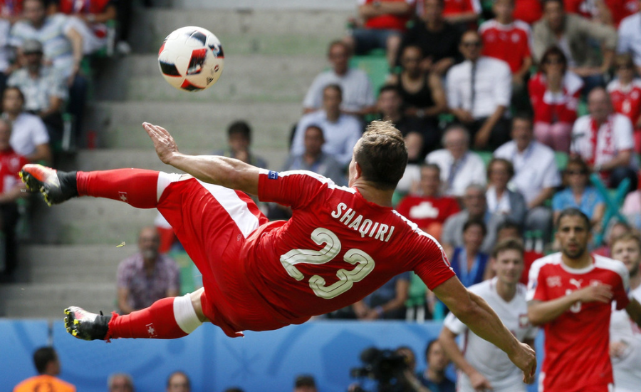 欧洲杯-沙奇里倒钩世界波 点球波兰6-5瑞士首进