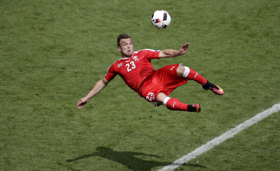 欧洲杯-沙奇里倒钩世界波 点球波兰6-5瑞士首进