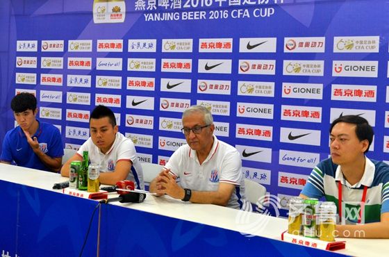 申花主帅曼萨诺:鲁能是中超强队 暂无引进外援