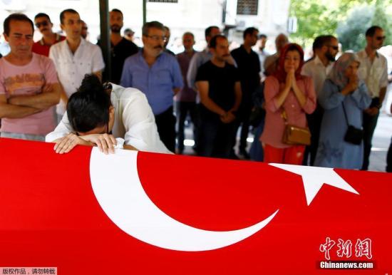 土耳其机场袭击死亡人数升至43人 包括19名外国人