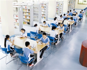 光明新区精华学校 精心打造书香校园