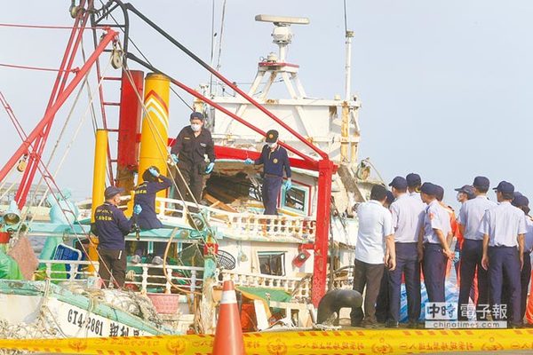 雄三导弹误射:弹头藏最高机密 军方急搜寻打捞