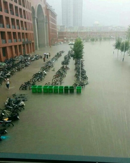 新乡暴雨（网友供图）