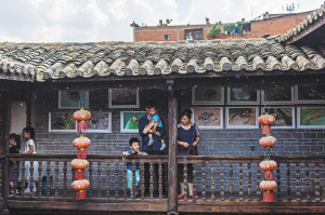 　　“先生书院”这扇历史文化之门，让更多的人汲取了文化艺术的养分本版图片 ■ 都市时报记者 资渔