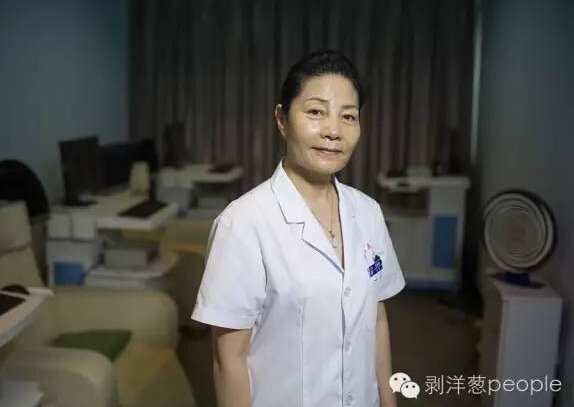 　　董惠娟在唐山255医院的灾害心理危机干预救助中心。新京报记者 侯少卿 摄