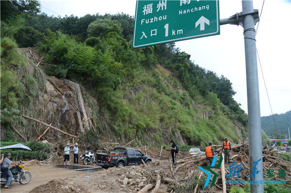 刘景泰遗体找到图片_WWW.66152.COM