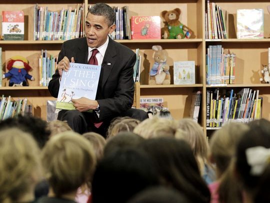 　　奥巴马2010年在弗吉尼亚州一所小学参加活动。