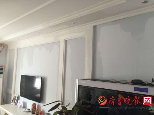 济南:居民楼暴雨漏水被淹,墙上都长出绿毛了