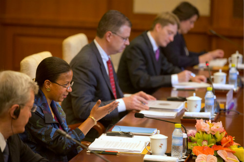 7月25日,苏珊·赖斯(左二)在北京与国务委员杨洁篪举行会谈。