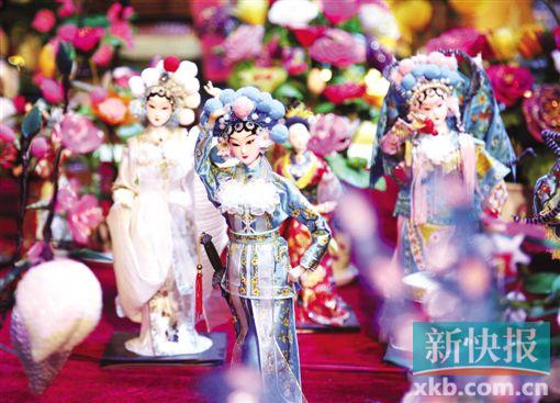 ■琳琅满目、制作精良的乞巧工艺品。