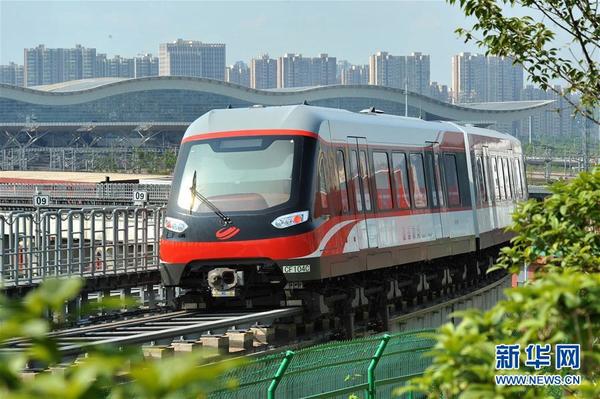 　　这是上线运行中的长沙磁浮快线（8月11日摄）。
