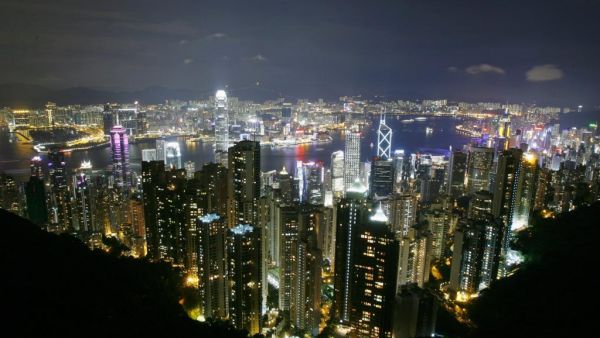 资料图片：香港夜景俯瞰。（路透社）