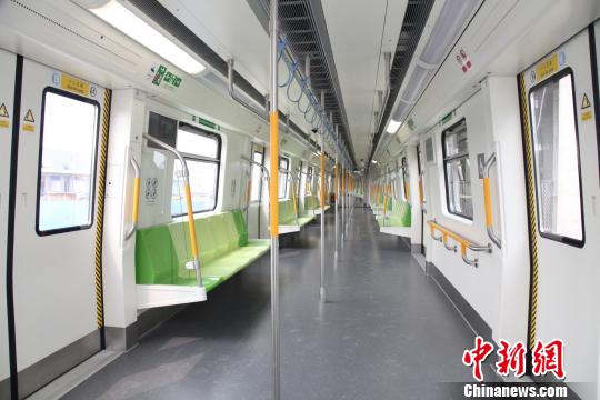 今年底，16号线北段(北安河至西苑)将正式开通试运营。据介绍，16号线是北京轨道交通路网中首条使用8A型列车的线路。　京港地铁供图摄