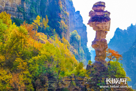 [美丽河北·最美旅游景区] “北方第一奇山”白石山_凤凰资讯