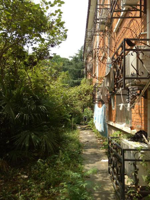 安徽大学江淮学院女生寝室频繁失窃,走廊晾晒