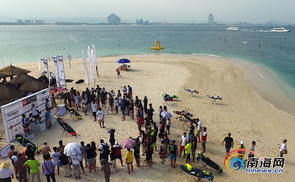　　9月18日，2016 FIDSM动力冲浪板国际赛中国站在三亚蜈支洲岛闭幕。南海网记者 沙晓峰 摄