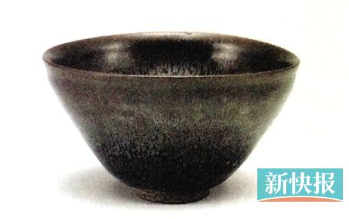 ■宋代 建窑黑釉油滴碗 观复博物馆藏    (来源《马未都说陶瓷》)