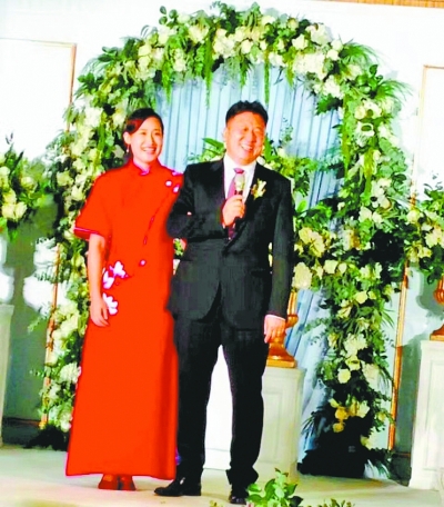 奥运冠军刘子歌与恩师完婚