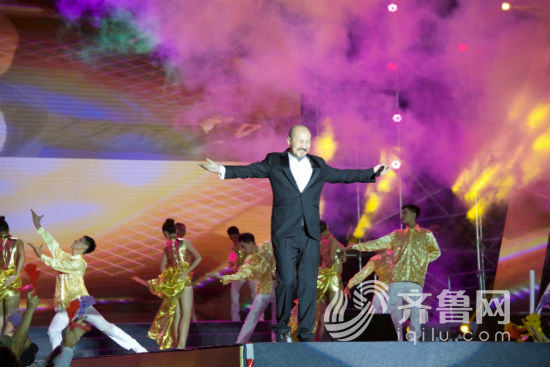 嗨青春·悦世界 家家悦九龙城2016综艺盛典群