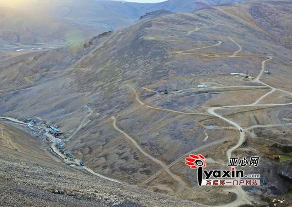 和田县境内火烧云一带的铅锌矿区全景。张琰李晓磊供图