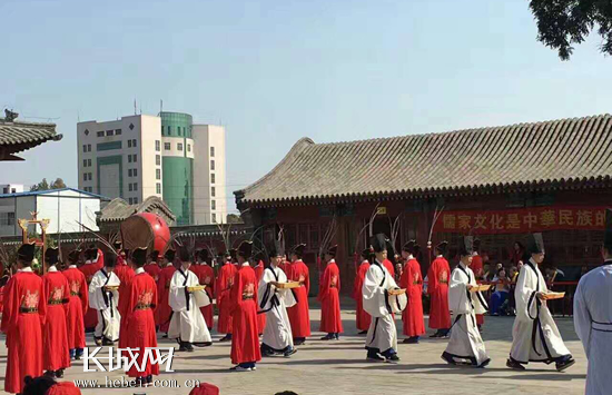 祭孔日，丙申秋期释奠礼在正定文庙举行。河北省儒教研究会供图