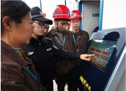 沪警方一年43项公安改革措施 让市民享受制度