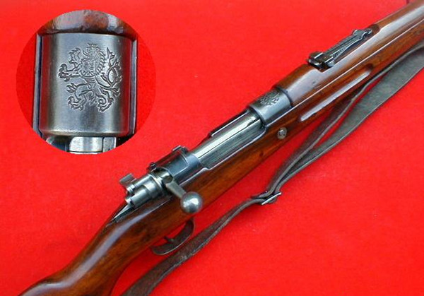 VZ-24枪身刻有狮徽