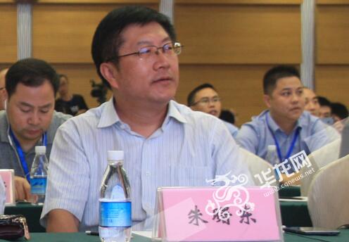 中国区域综合开发研究中心主任、瑞尔特控股集团董事长朱曙东