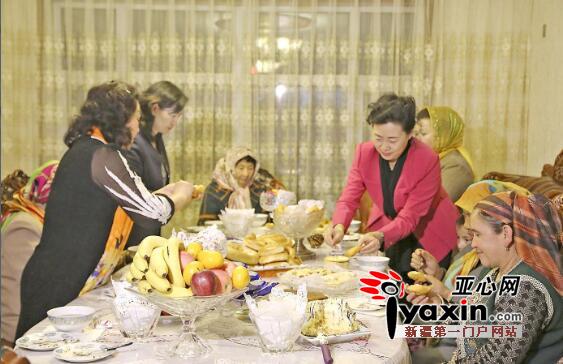 自治区妇联干部邀请12名喀什亲戚来乌做客
