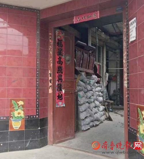 丁家庄的不少村民已经买好了无烟煤准备过冬。本报记者 王皇 摄